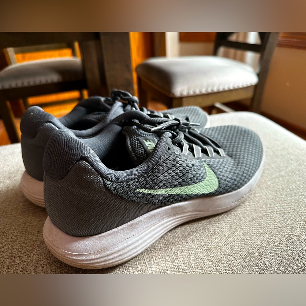 Nike Tennis Shoes